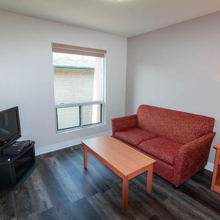 Borden Inn And Suites Angus Extérieur photo