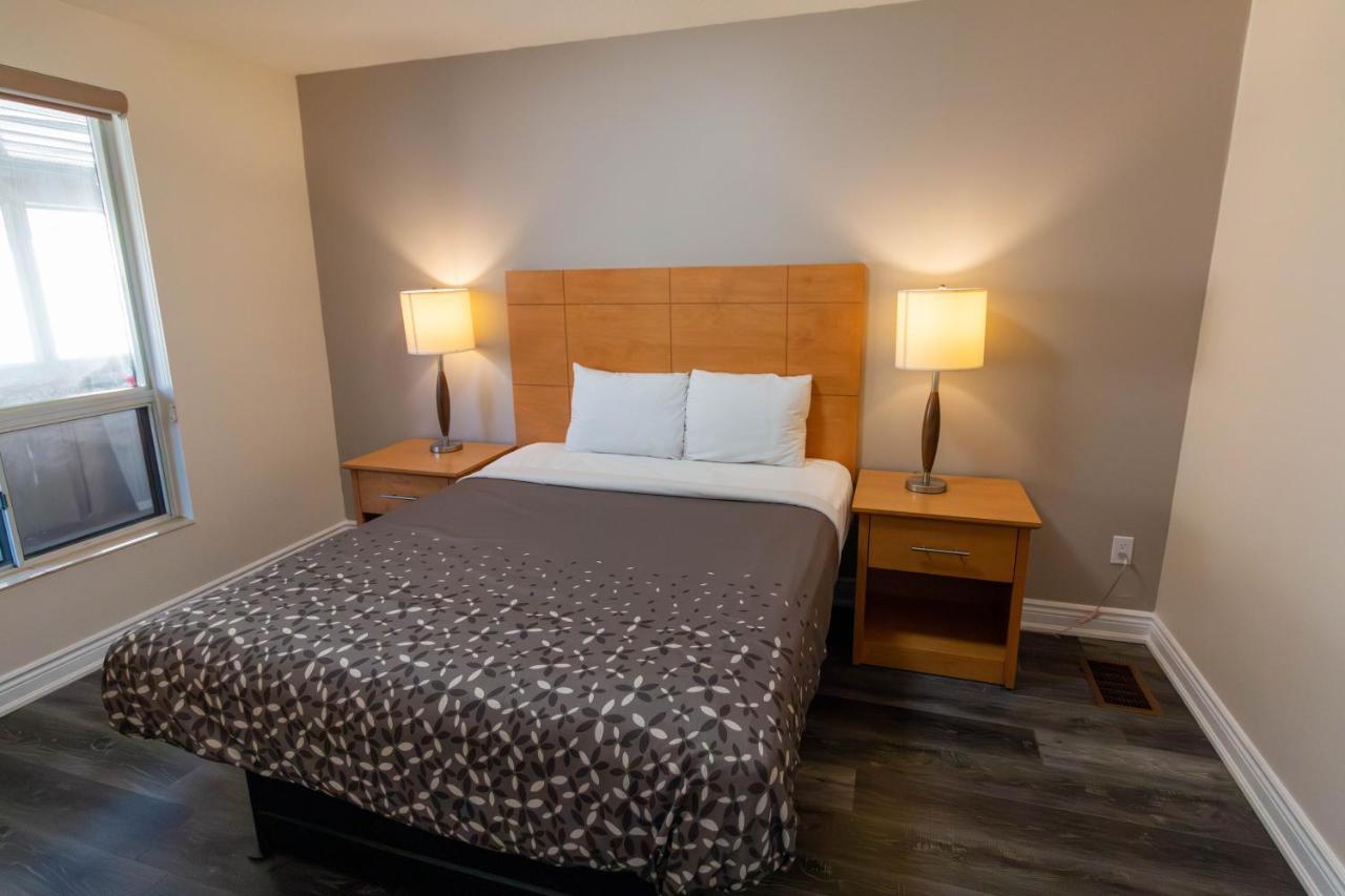Borden Inn And Suites Angus Extérieur photo
