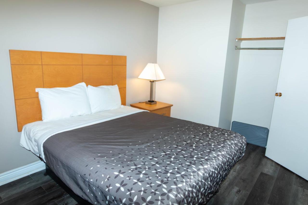 Borden Inn And Suites Angus Extérieur photo