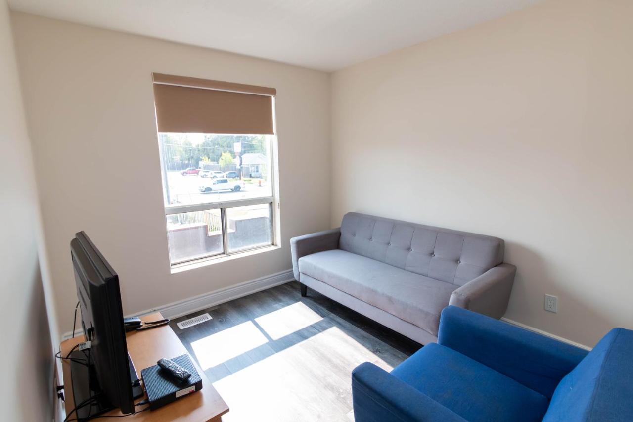 Borden Inn And Suites Angus Extérieur photo